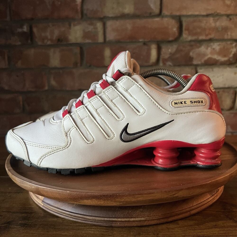 Nike Shox NZ White Red Black 378341-110 Mens Size 10 Low Top Athletic Shoes